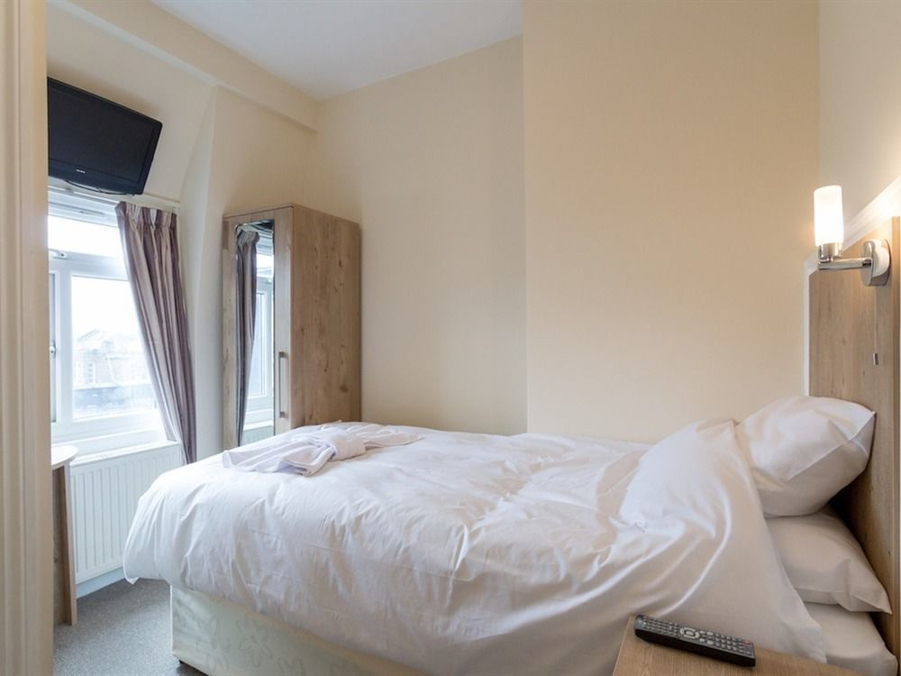 Acton Hill Hotel Ealing Bagian luar foto