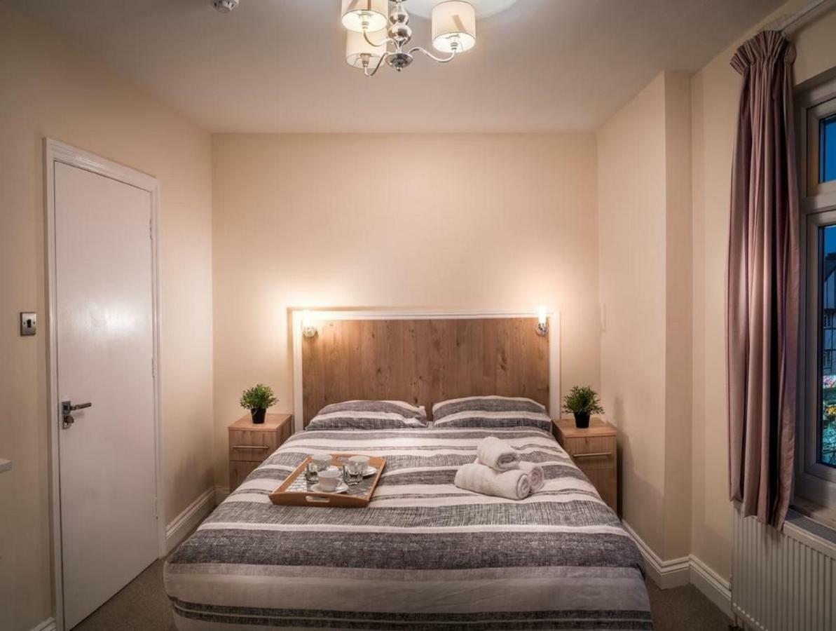 Acton Hill Hotel Ealing Bagian luar foto