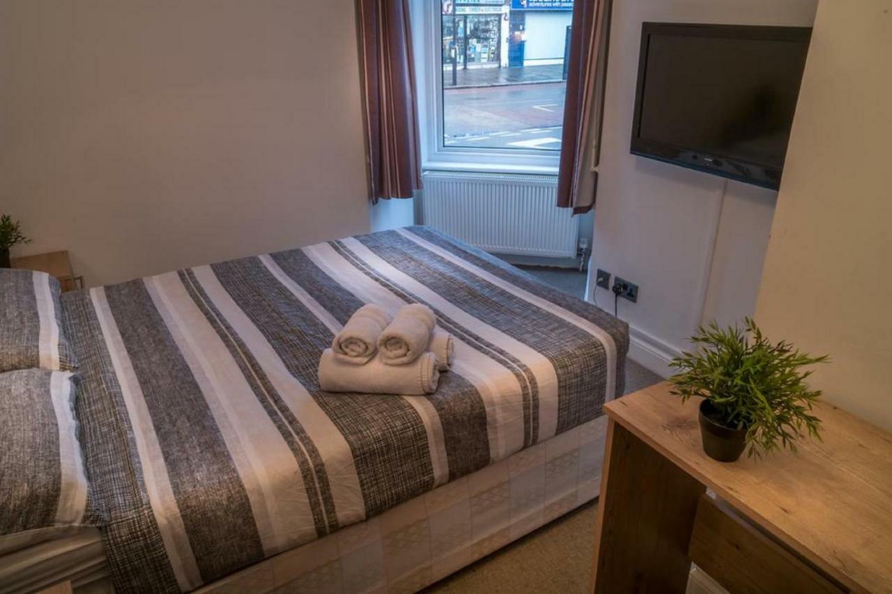 Acton Hill Hotel Ealing Bagian luar foto