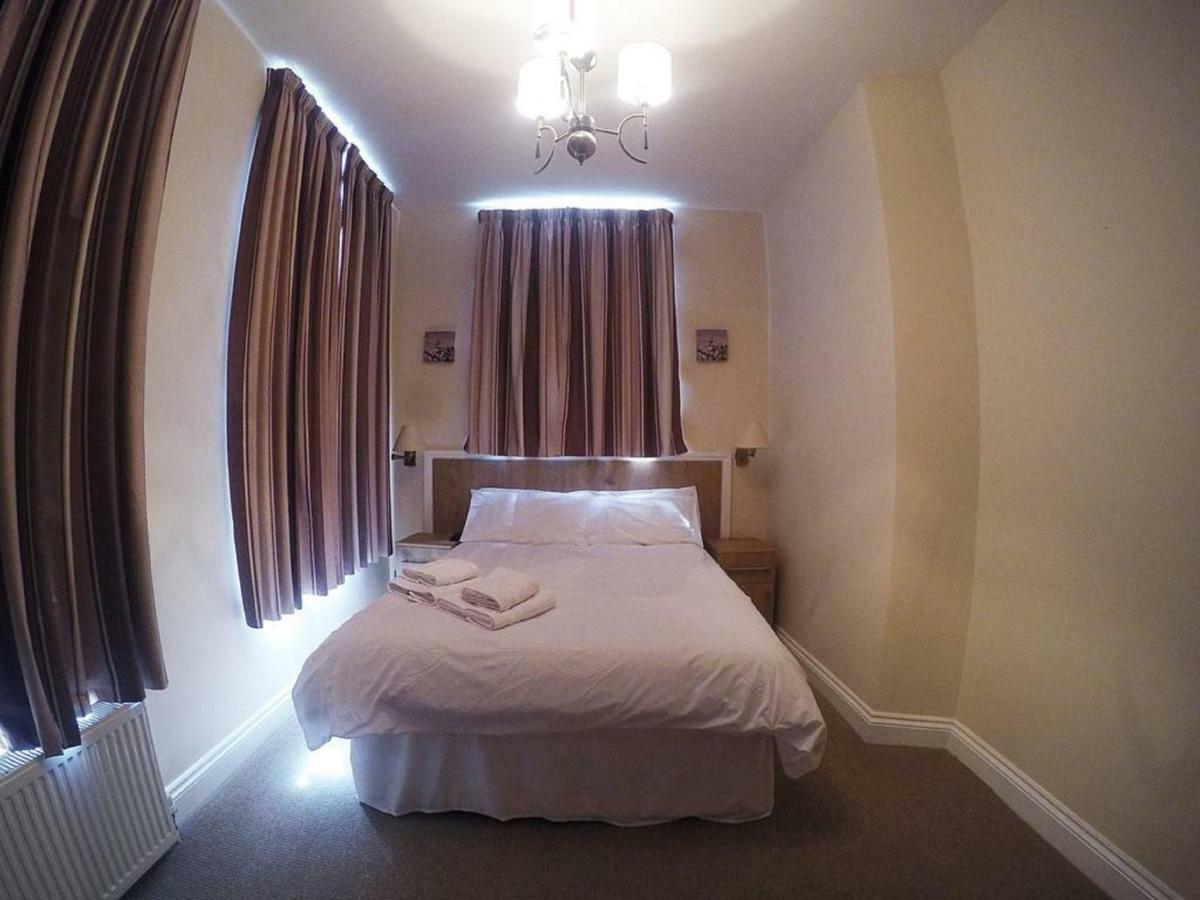 Acton Hill Hotel Ealing Bagian luar foto