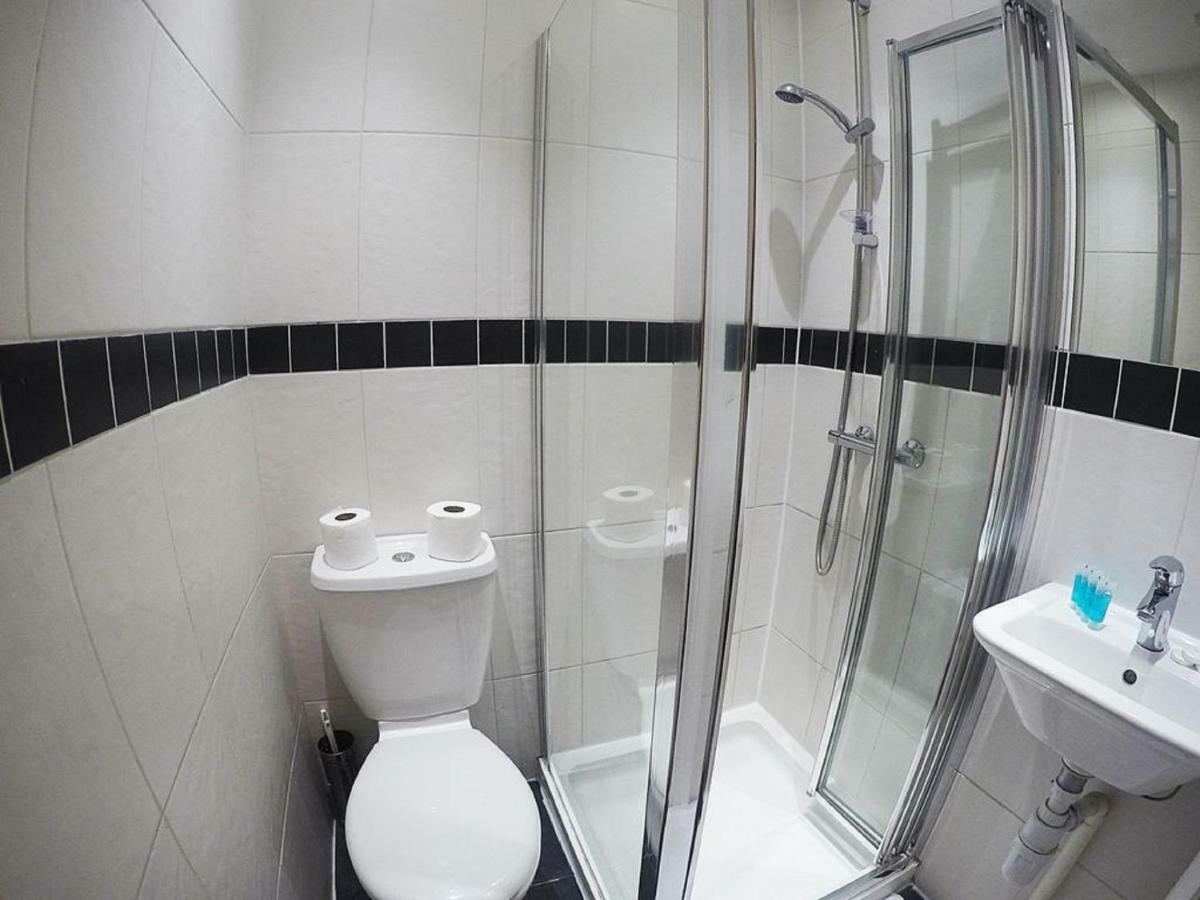 Acton Hill Hotel Ealing Bagian luar foto