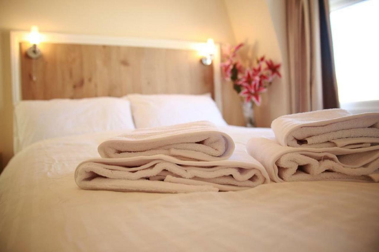 Acton Hill Hotel Ealing Bagian luar foto