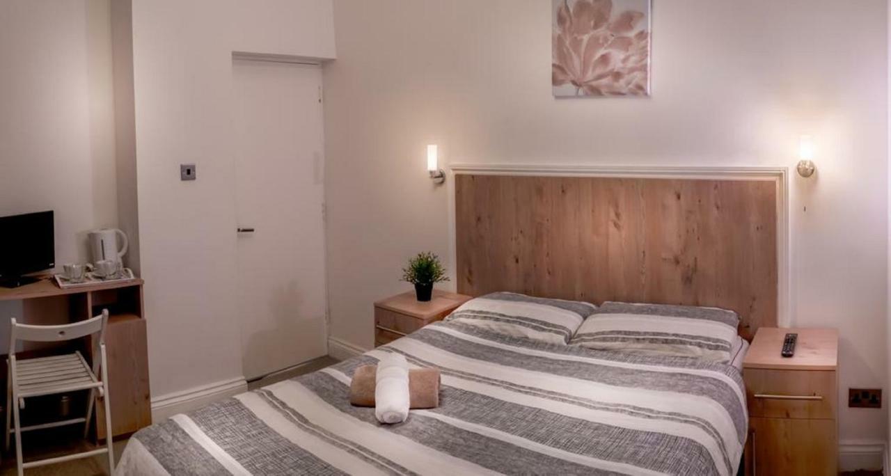 Acton Hill Hotel Ealing Bagian luar foto