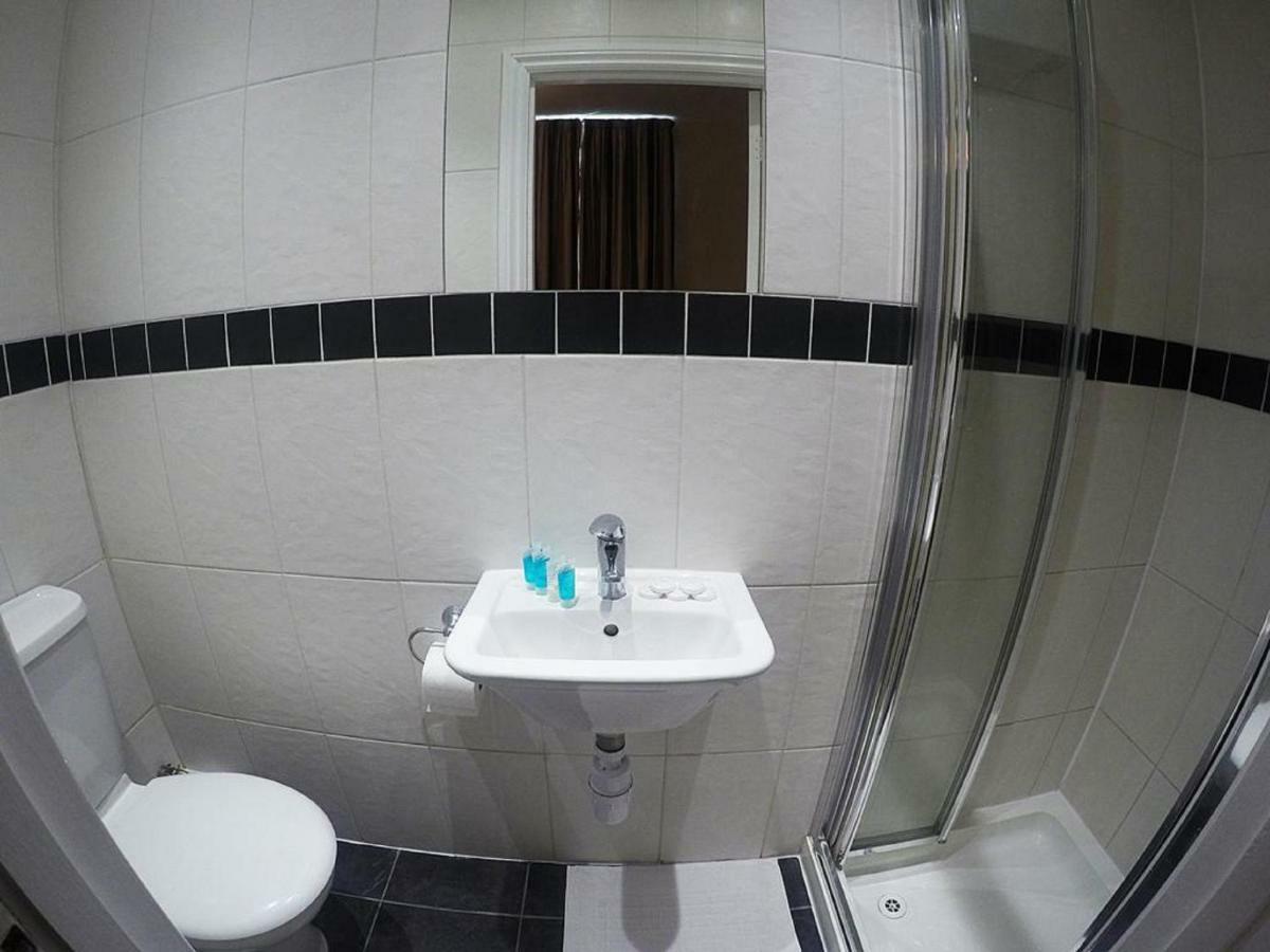 Acton Hill Hotel Ealing Bagian luar foto